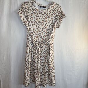 Zesica Leopard Print Short Sleeve Belted Tee Dress Size Medium Preowned